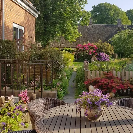 Alojamento de Acomodação e Pequeno-almoço Bed & Kitchen I Højer