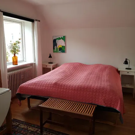 Bed & Kitchen I