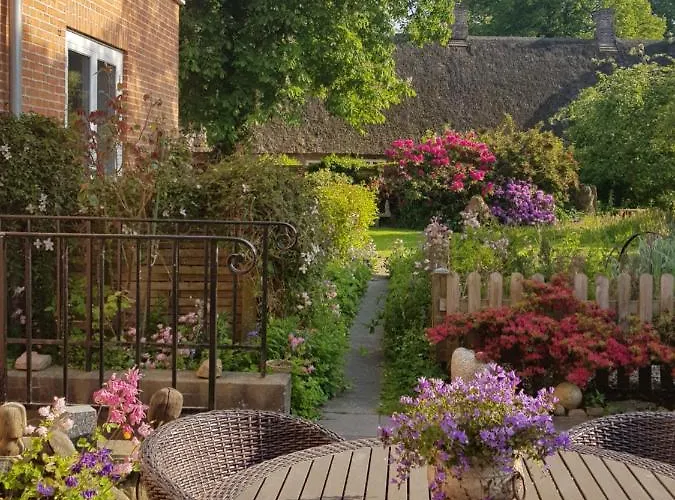 לינה וארוחת בוקר Bed & Kitchen I Højer