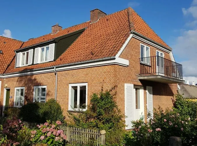 לינה וארוחת בוקר Bed & Kitchen I Højer